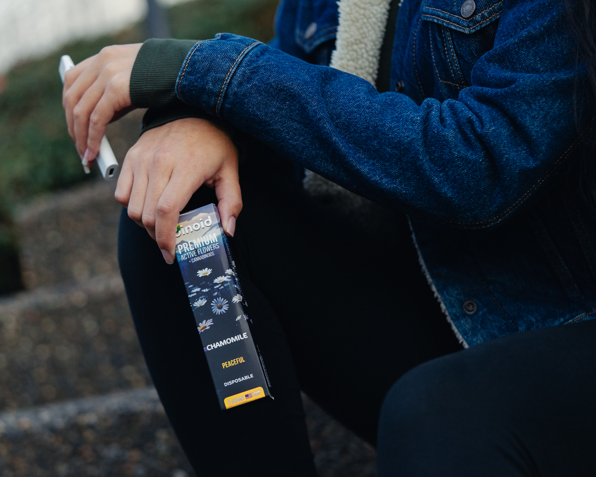 is blue lotus legal? cover photo