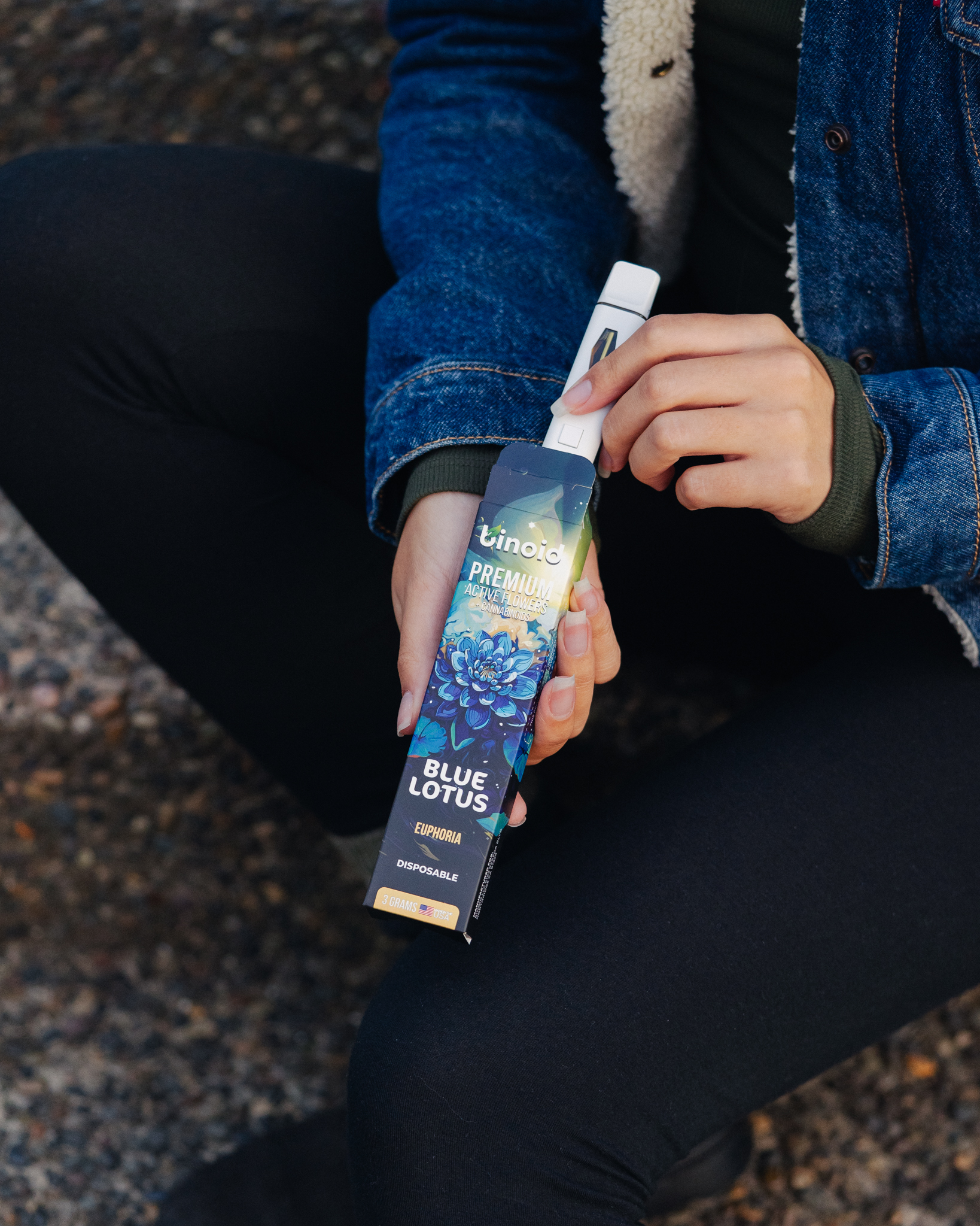 are blue lotus vapes legal cover photo