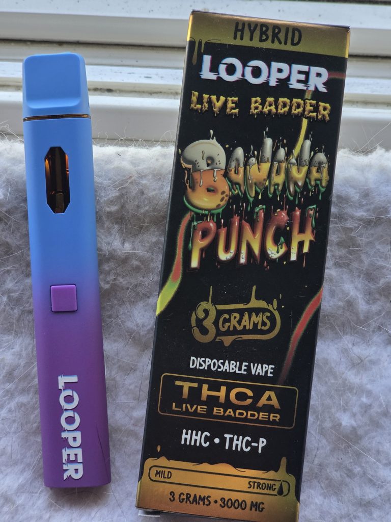 Looper 3G Disposable Vapes shown in a creative-looking background that tells a lot about the good product.