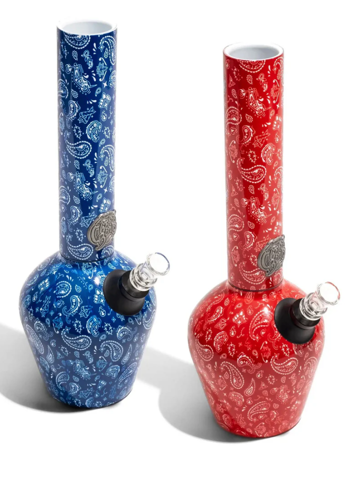 Image showing the results of cleaning a bong which makes it extra looking good.