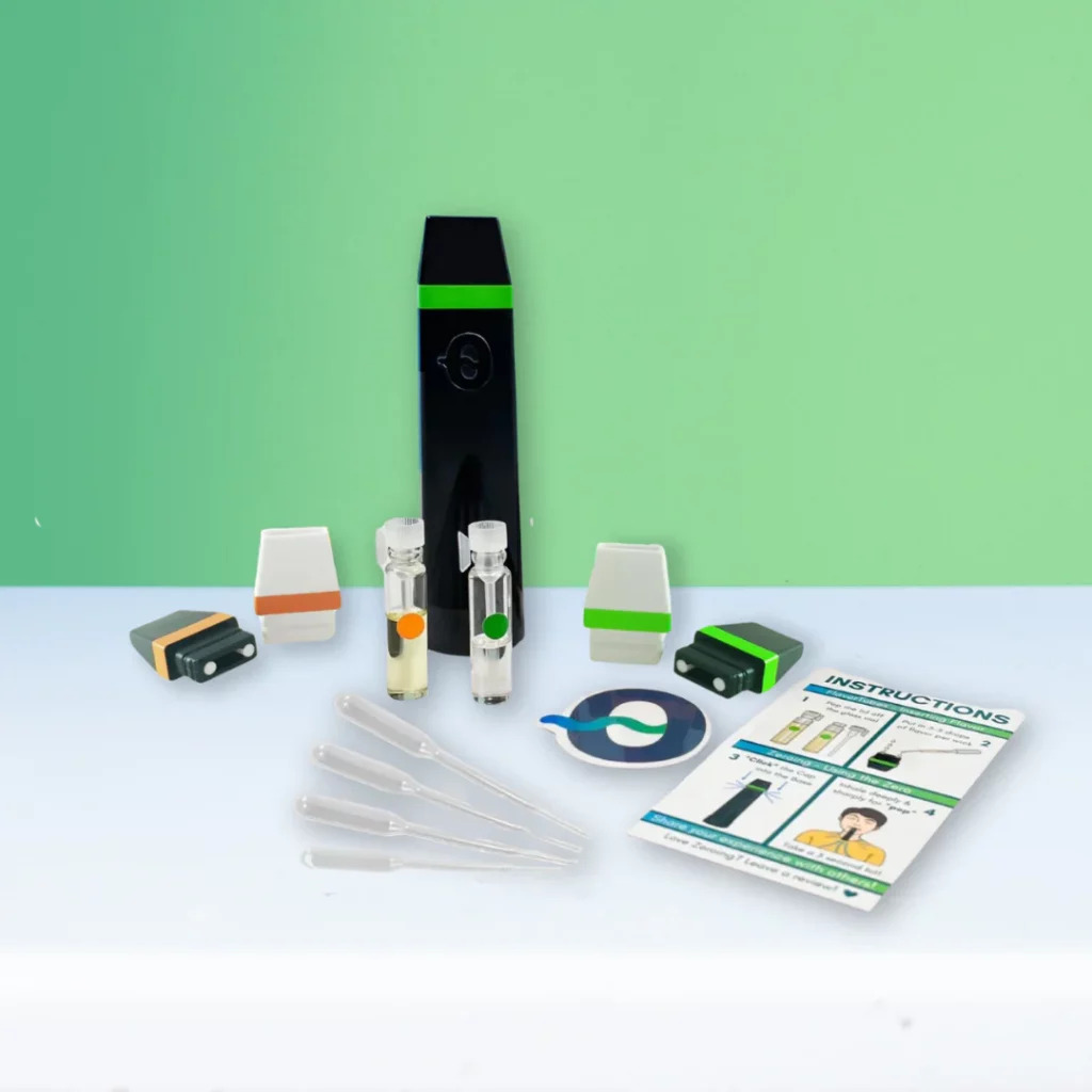 Vape Quitting Device from CAPNOS in three different variations in front of a white background.