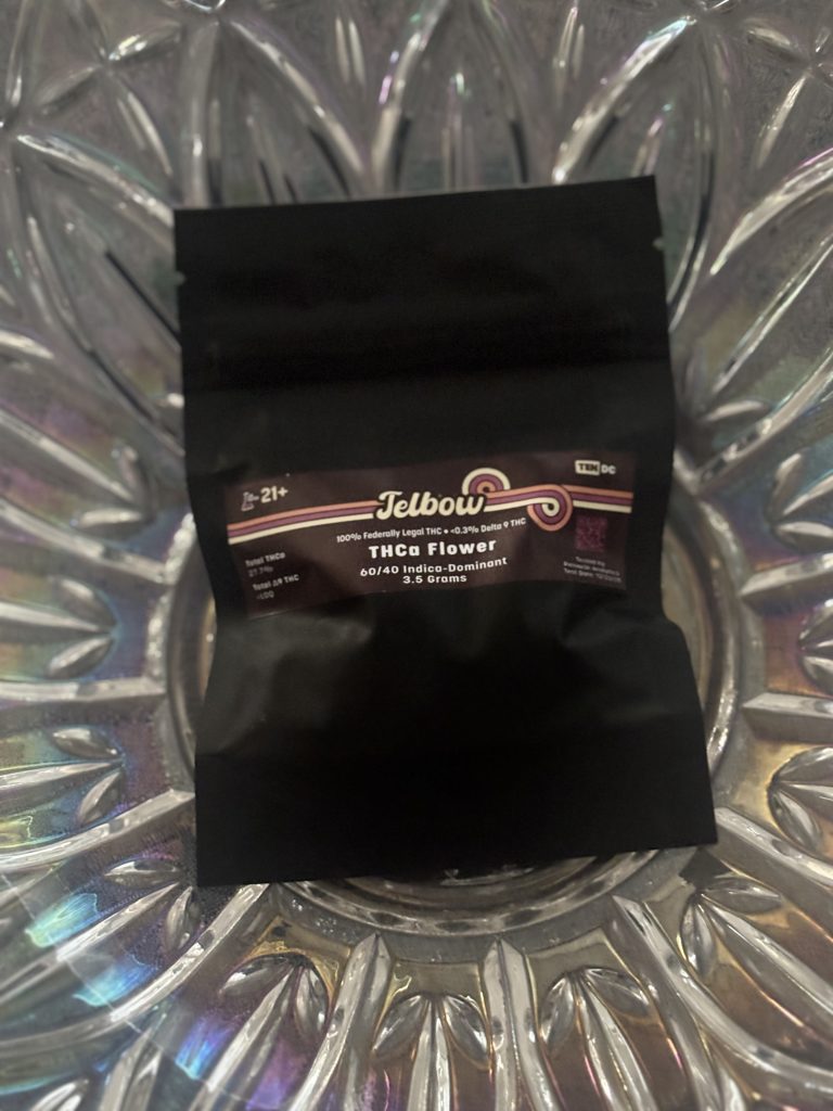 10DC Jelbow pack on a bowl displayed under dim light.