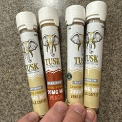 Kratom on the go displayed to show the product from Tusk Kratom.